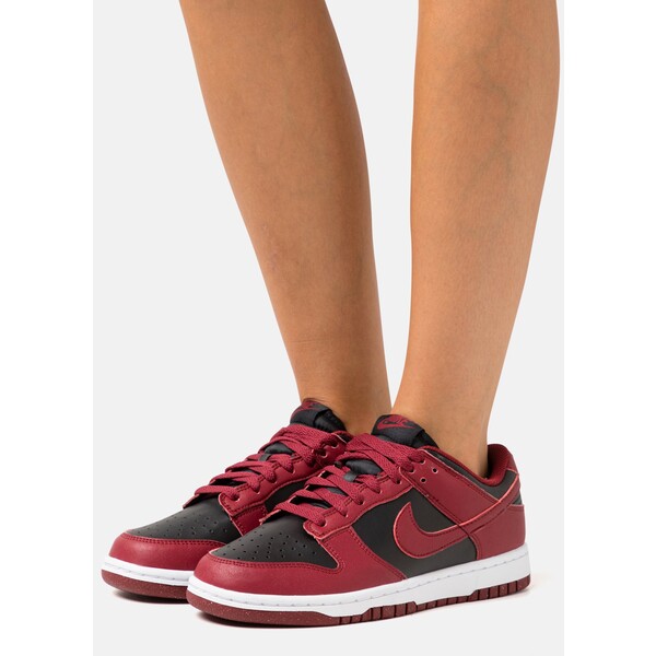 Nike Sportswear DUNK NEXT NATURE Sneakersy niskie black/team red/white NI111A10G-Q11