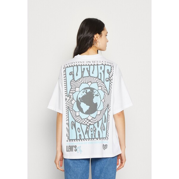 Levi's® GRAPHIC SHORT STACK TEE PRIDE T-shirt z nadrukiem future galaxy bright white LE221D0GL-A11