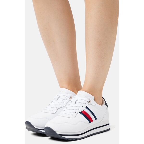 Tommy Hilfiger ESSENTIAL WEBBING RUNNER Sneakersy niskie white TO111A0QI-A11