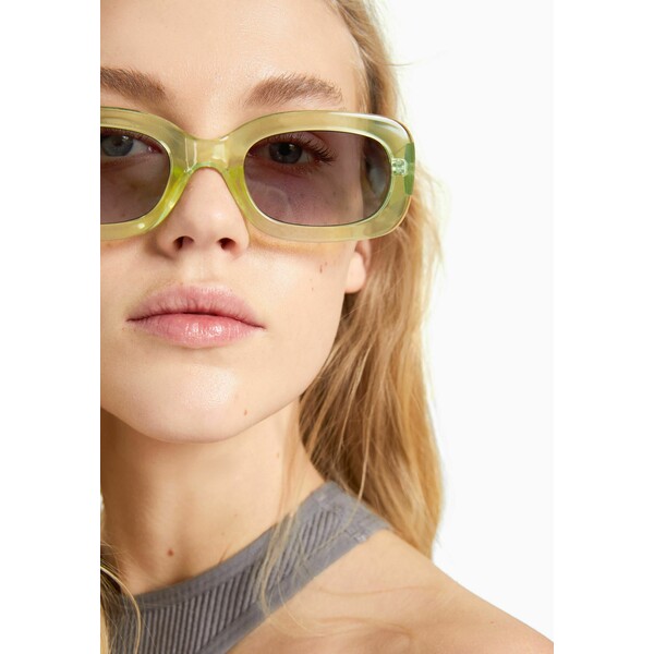 Bershka Okulary przeciwsłoneczne green BEJ51K01W-M11