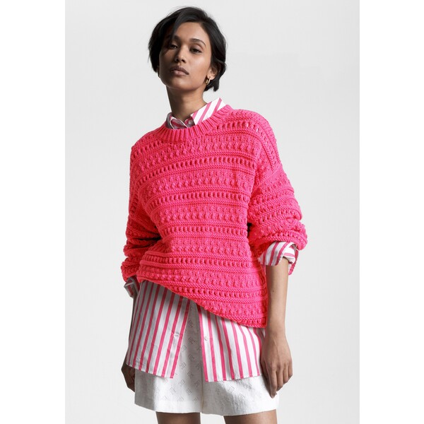 Tommy Hilfiger CREW NECK Sweter bright cerise pink TO121I0OS-J11
