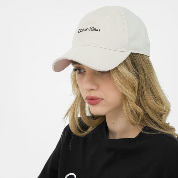 Damska czapka z daszkiem Calvin Klein Women 0000PX0312 - kremowa