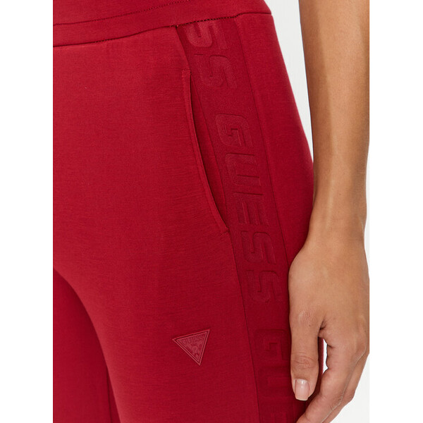 Guess Spodnie dresowe V2YB18 K7UW2 Czerwony Regular Fit