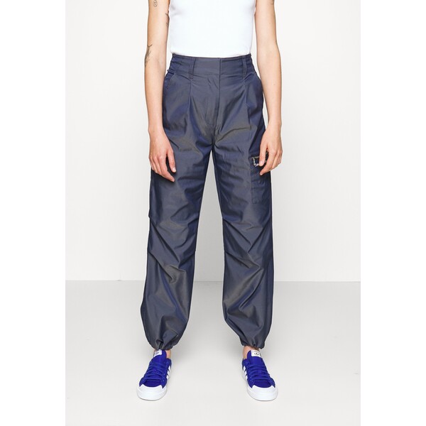 Calvin Klein Jeans Spodnie materiałowe C1821A06Y-C11