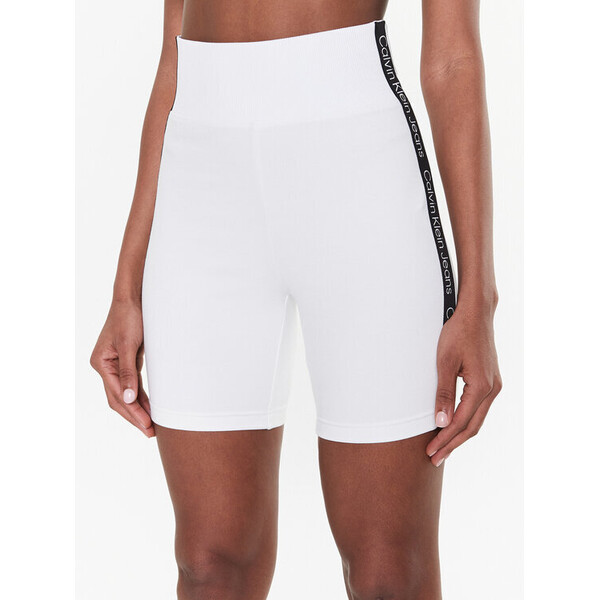 Calvin Klein Jeans Szorty sportowe J20J220683 Biały Slim Fit