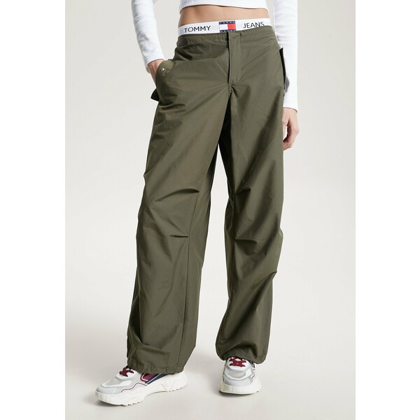 Tommy Jeans Spodnie materiałowe TOB21A06K-M11