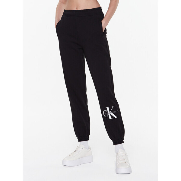 Calvin Klein Jeans Spodnie dresowe J20J220265 Czarny Regular Fit