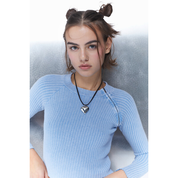Pull&Bear Wiązany naszyjnik choker z wisiorkiem w kształcie serca 7994/347