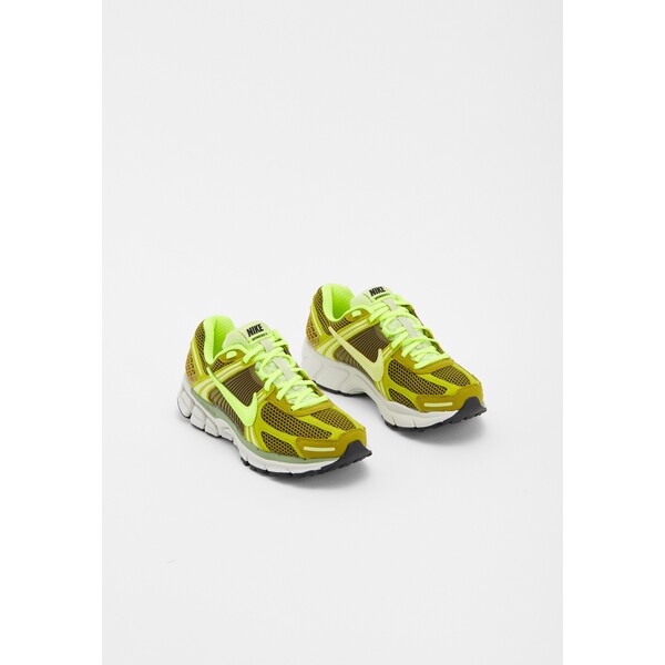Nike Sportswear ZOOM VOMERO 5 Sneakersy niskie NI111A1EW-M11