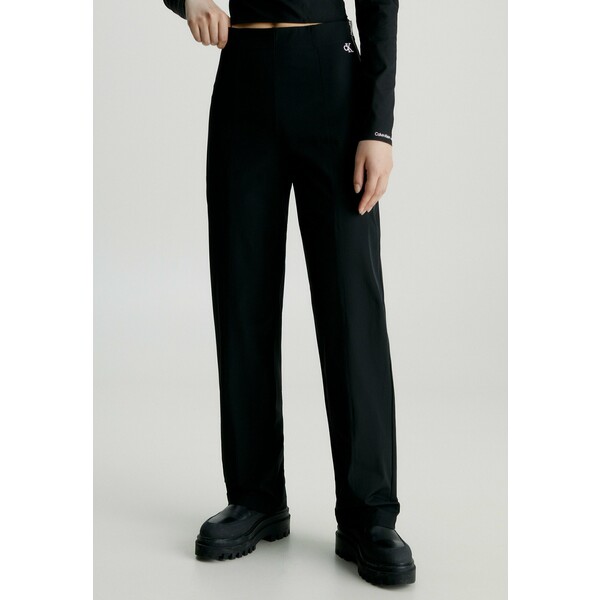 Calvin Klein Jeans SLIM STRAIGHT Spodnie materiałowe C1821A07S-Q11