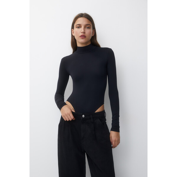 Pull&Bear Body z długim rękawem i golfem 3241/336