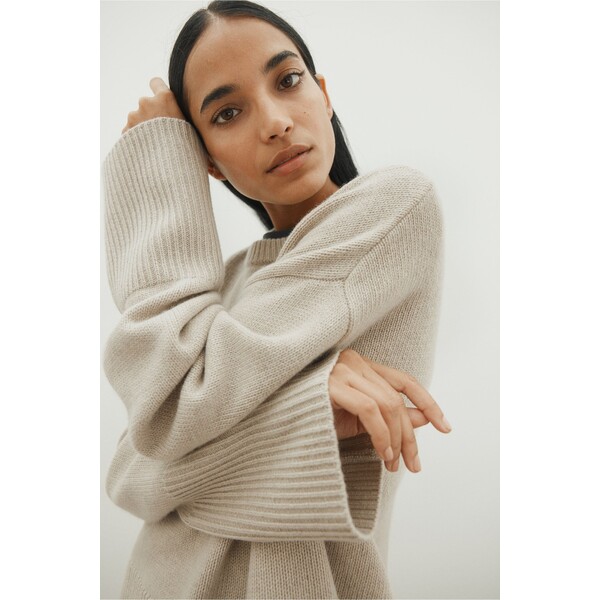 H&M Sweter z domieszką kaszmiru - Okrągły dekolt - Bardzo długi rękaw - 1205711001 Beżowy