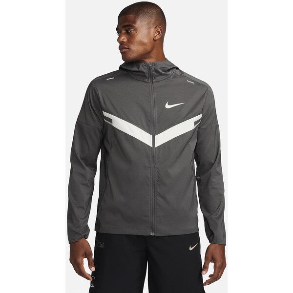 Męska kurtka do biegania z ochroną przed promieniowaniem UV Nike Repel Windrunner FQ8016-254