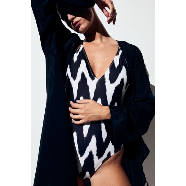 H&M Kopertowa sukienka plażowa - 1135738001 Czarny
