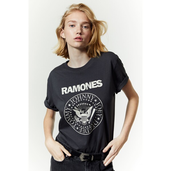 H&M T-shirt z motywem - Okrągły dekolt - Krótki rekaw - 0762470438 Ciemnoszary/Ramones
