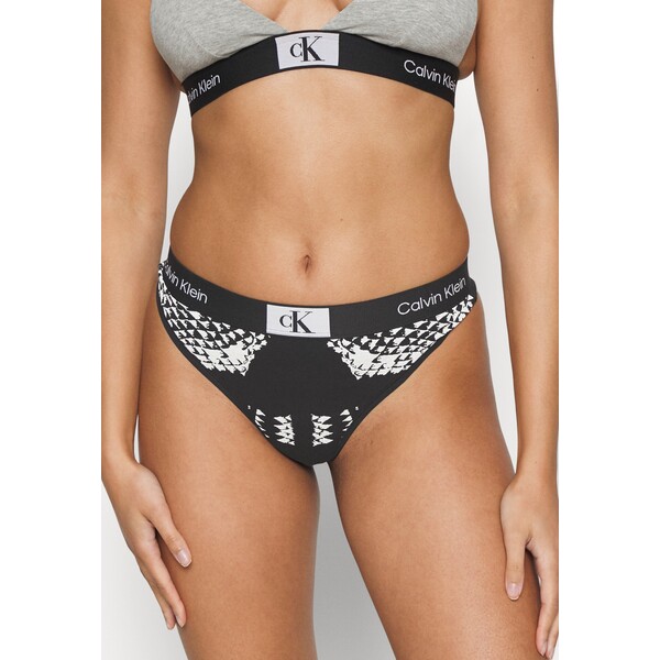 Calvin Klein Underwear Stringi C1181R0AH-Q11
