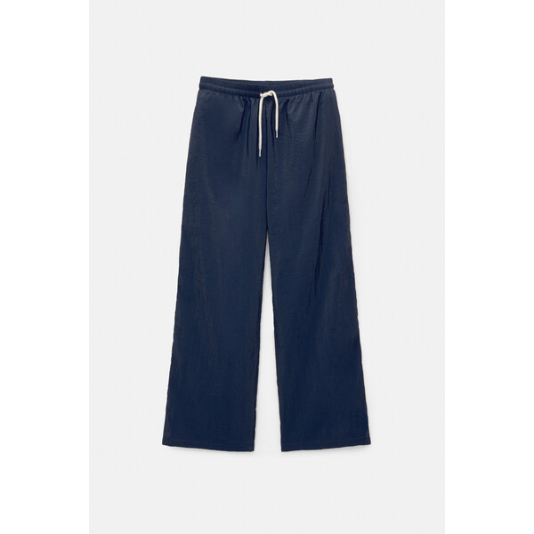 Pull&Bear Spodnie dresowe z szerokimi nogawkami 3678/375