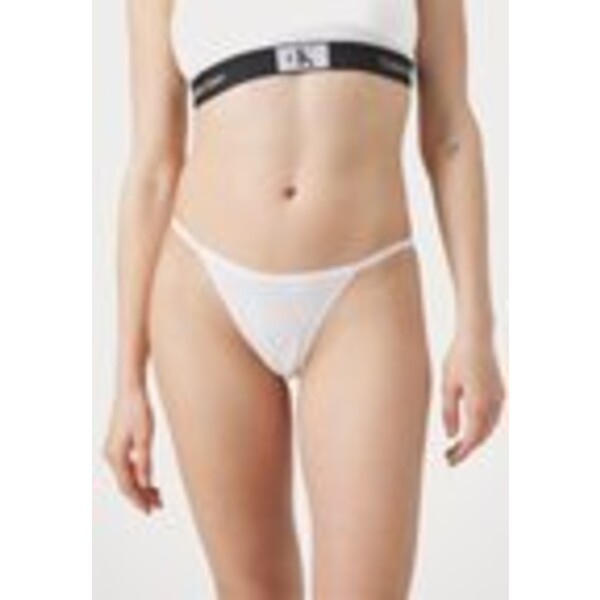 Calvin Klein Underwear Stringi C1181R0D3-A11