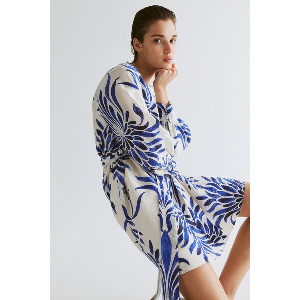 H&M Sukienka z wiązanym paskiem - Dekolt w serek - Długi rękaw - 1229402003 Kremowy/Niebieski wzór