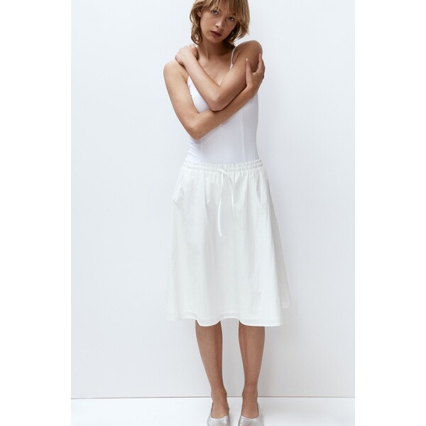 H&M Kloszowa spódnica nylonowa - Normalna talia - Do kolan - 1232649001 Biały