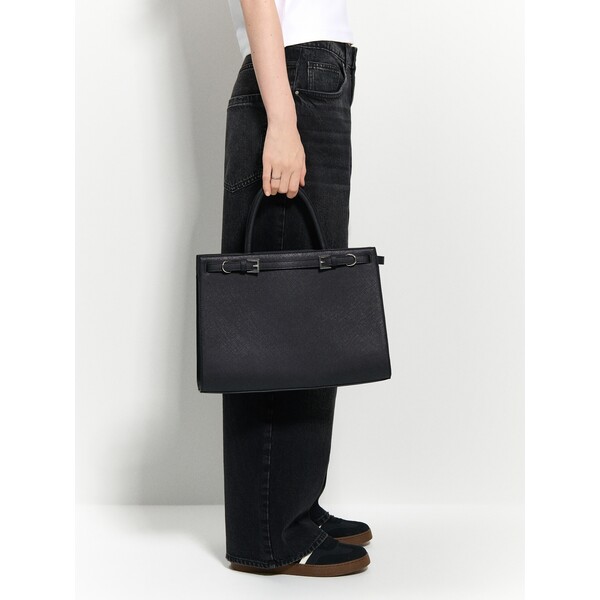 House Czarna torba shopper z ozdobnym paskiem i klamerkami 084GQ-99X