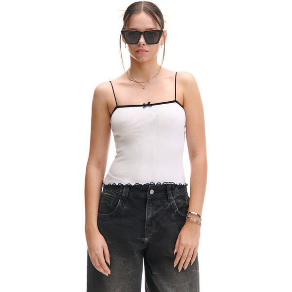 Cropp Prążkowany top z dekoracyjnym wykończeniem 684CU-00X