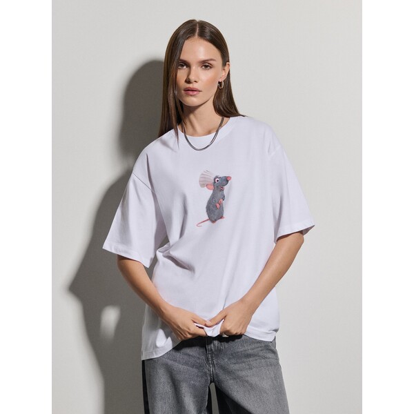 House Biała koszulka z nadrukiem szczura Remy z bajki Ratatuj 539DZ-00X