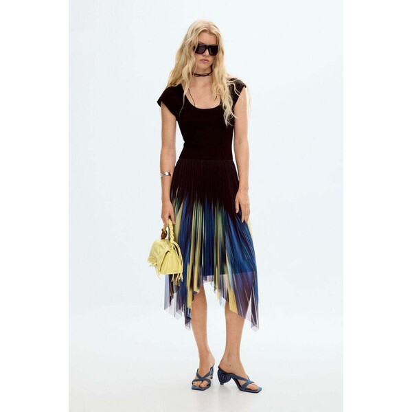 Desigual Asymetryczna sukienka kombinowana 25WWVKY05000