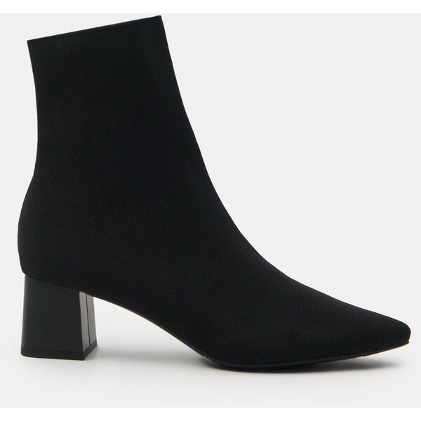 Sinsay Prążkowane botki 166FW-99X