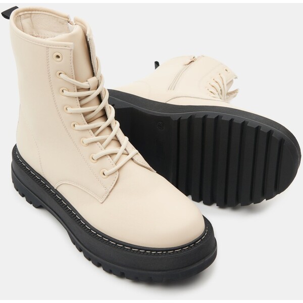 Sinsay Botki sznurowane 123FW-01X