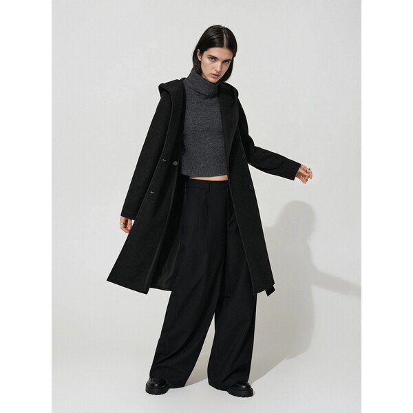 House Czarny płaszcz z wiązaniem, kapturem i podszewką 139EW-90M