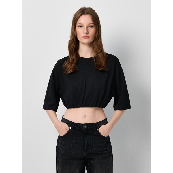 House Krótka czarna koszulka z gumką na dole 544II-99X