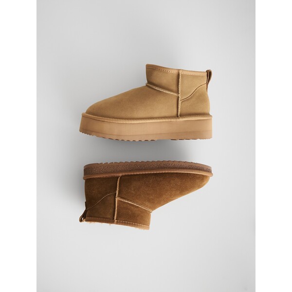 Reserved Zamszowe śniegowce na platformie 357FF-80X