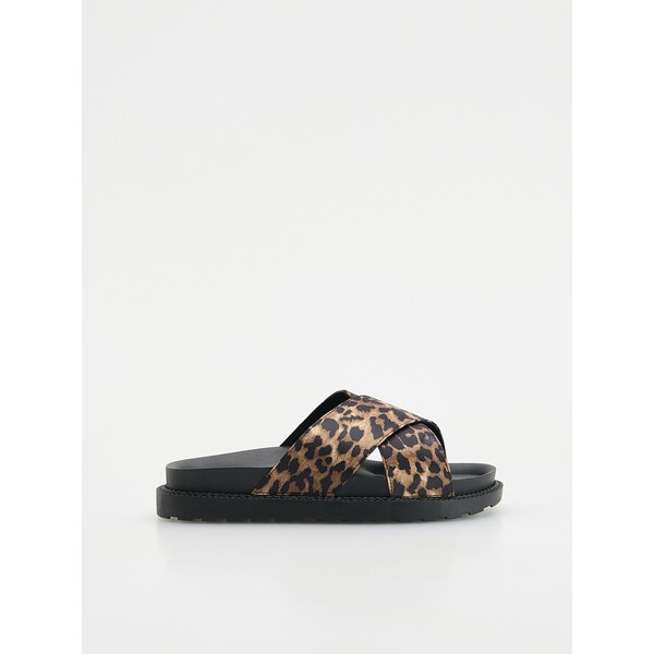 Reserved Klapki z szerokimi paskami 347CR-MLC