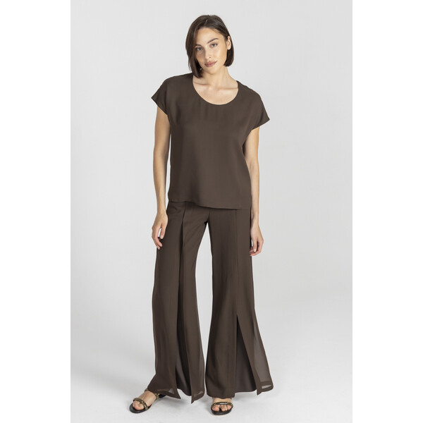 Deni Cler Brązowe spodnie uszyte z połączenia dwóch tkanin W-DC-5208-E2-T8-70-1