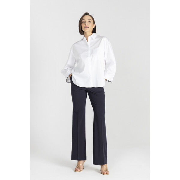 Deni Cler Biała bluzka z kontrastującą lamówką T-DC-1413-E2-10-10-1