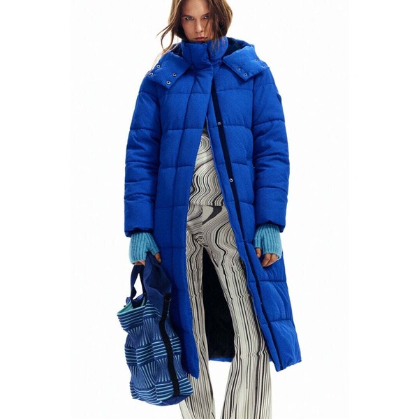 Desigual Długa pikowana kurtka z paskiem 25WWEW245036