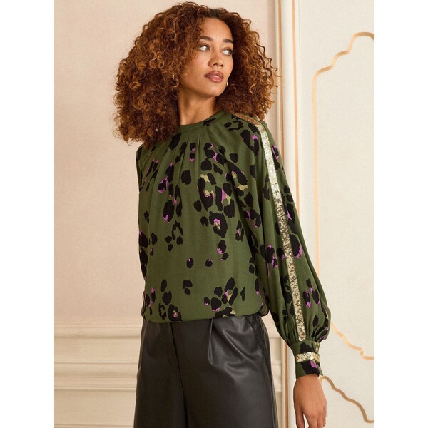 Love & Roses Khaki z motywem zwierzęcym - Love &amp; Roses Crew Neck Long Sleeve Sequin Trim Blouse H56-137