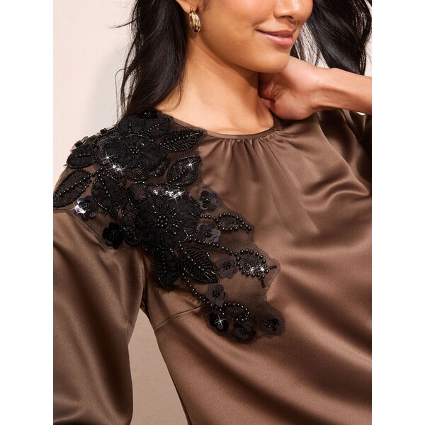 Czekoladowy brąz - Friends Like These Long Sleeve Satin Embellished Detail Blouse W77-450