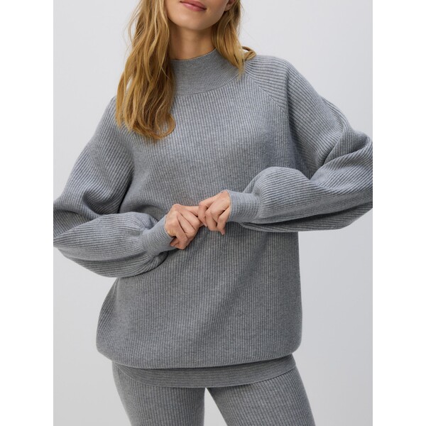 Reserved Długi sweter z półgolfem 382ID-09M