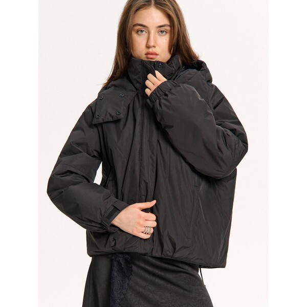 Cropp Czarna kurtka bomber z regulowanym kapturem 140FL-99X