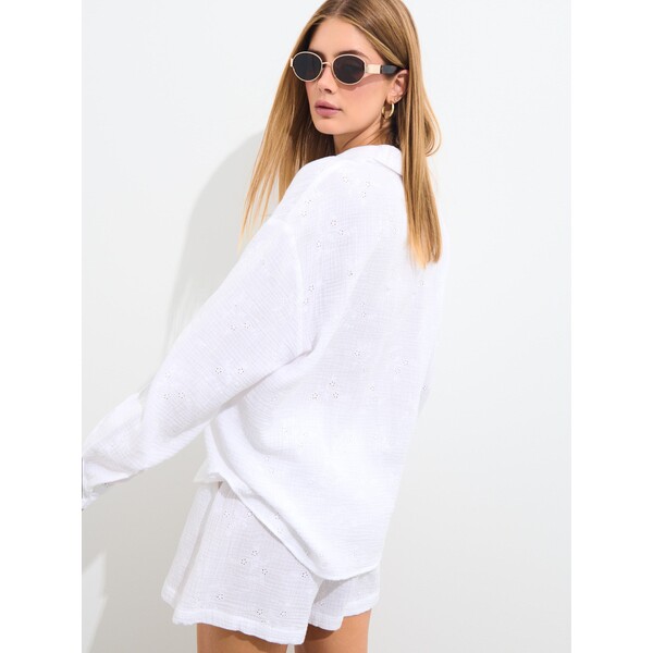 Mohito Bawełniana biała koszula z haftem 446EG-00X