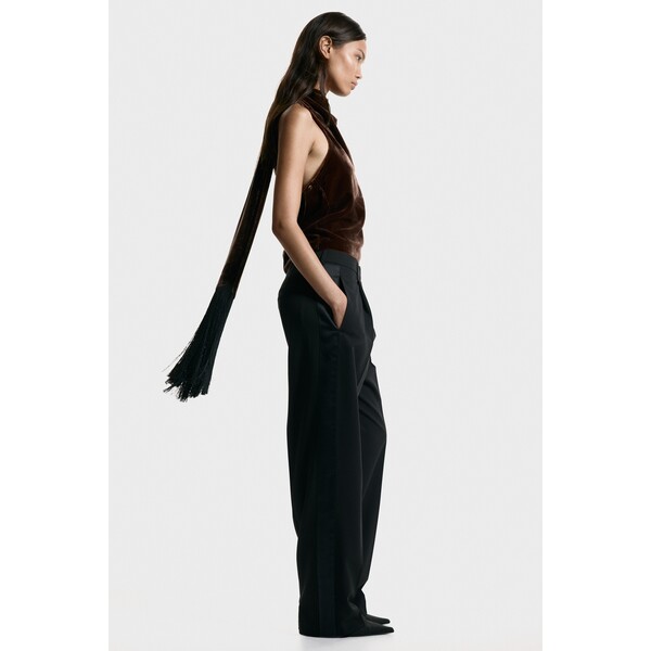 H&M Aksamitny top z mocowaniem na karku 1320681