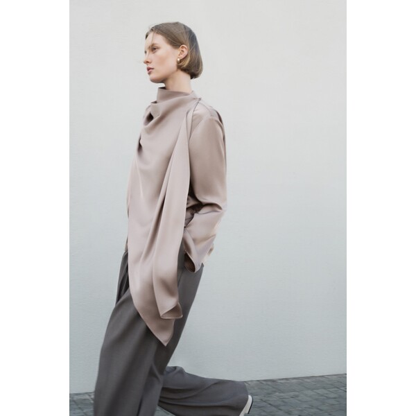 H&M Satynowa bluzka z szalowym detalem 1305167