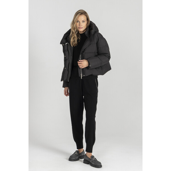 Deni Cler Czarna krótka kurtka puchowa T-DC-9059-E5-40-90-1