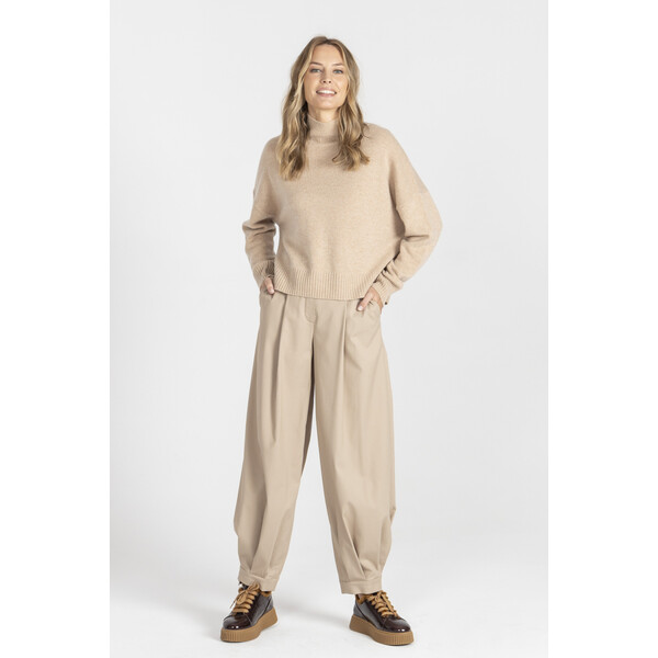 Deni Cler Beżowy luźny sweter z wełny i kaszmiru T-DC-S455-E5-90-13-1