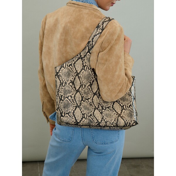 Sinsay Torebka na ramię z kosmetyczką w wężowy wzór 995IG-MLC