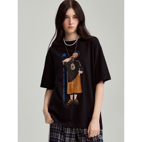 House Czarna koszulka z nadrukiem Billie Eilish Hit Me Hard and Soft 910FH-99X