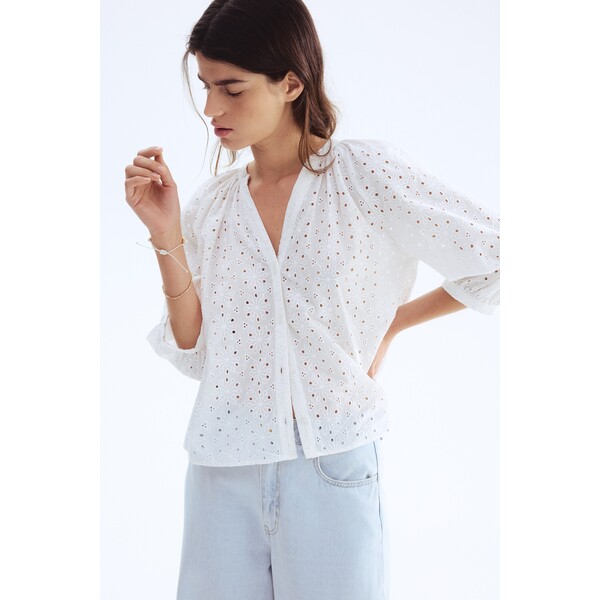 H&M Bluzka z haftem angielskim 1294732