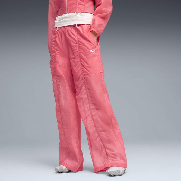 Puma Damskie spodnie Dare To o luźnym kroju z tkaniny Wild Pink